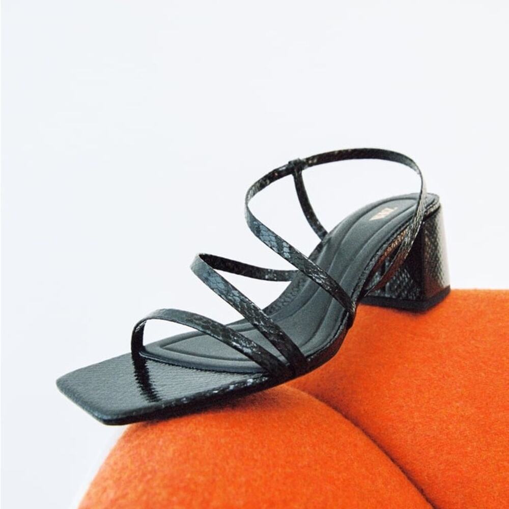 ZARA MID HEIGHT BLOCK HEEL SANDALS
BLACK - Picture 2 of 7